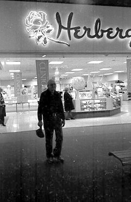 Herberger's, The Mall, 4-26-1994 (Mary Ann Koch, NPT).jpg